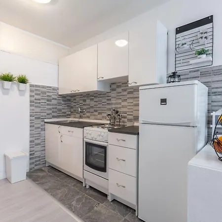 Jamblip Апартаменти *